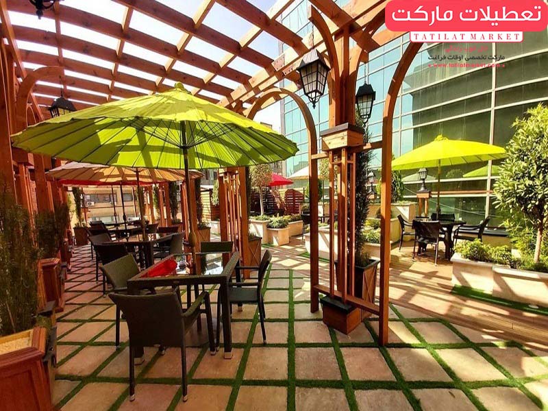 معرفی کافه رستوران مجنون با فضای روباز و محیطی دلچسب